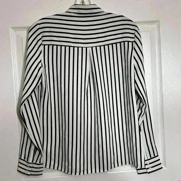 EXPRESS Portofino Black and white striped Women’s Button down | size X-Small - Picture 9 of 10